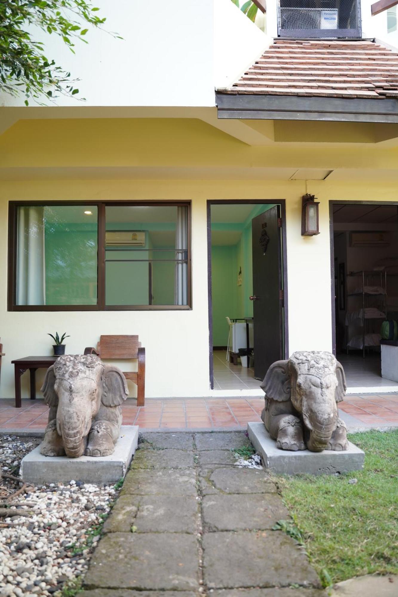 Elegant Lanna Guesthouse Chiang Mai Zewnętrze zdjęcie
